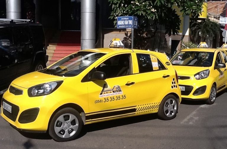 xe taxi sân bay cát bi hải phòng én vàng