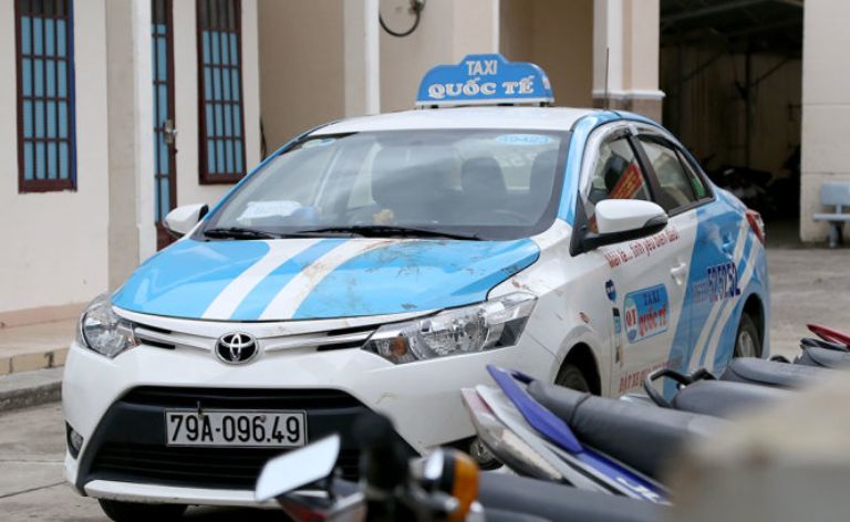 Xe taxi Quốc tế