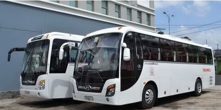 Nhà xe Đông Chín đầu tư toàn bộ xe khách 29 chỗ chuyên tuyến Hà Nội Kim Sơn đời mới nhất.