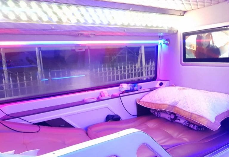 Bạn sẽ được trải nghiệm thời gian nghỉ ngơi tuyệt vời với hệ thống giường nằm chất lượng cao tại xe khách Quảng Ninh Sầm Sơn này