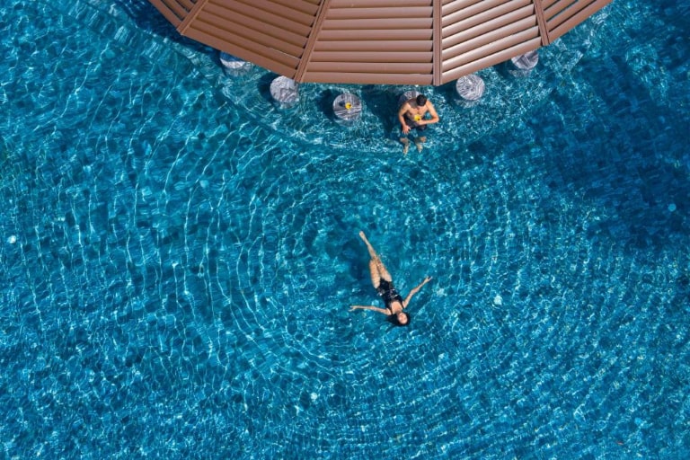 Bể bơi cực khủng của resort Melia Hồ Tràm.
