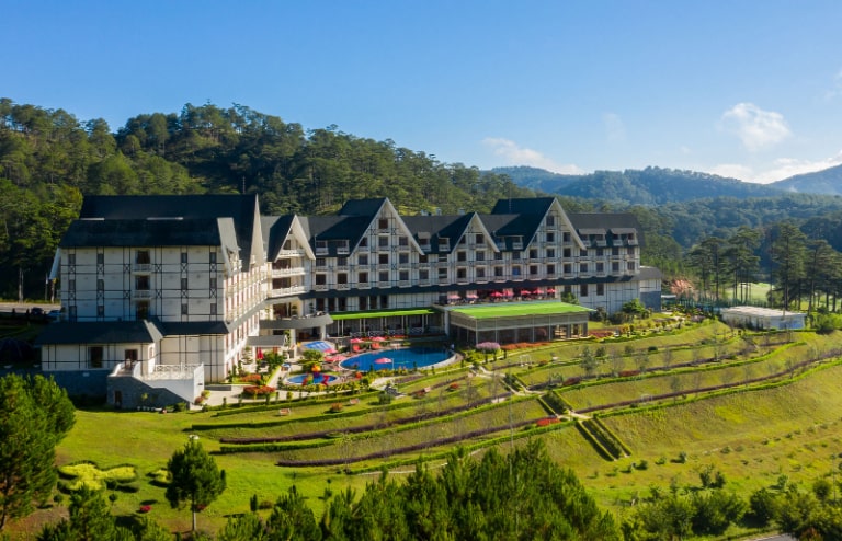 Toàn cảnh hoành tráng của khu nghỉ dưỡng Swiss-Belresort.