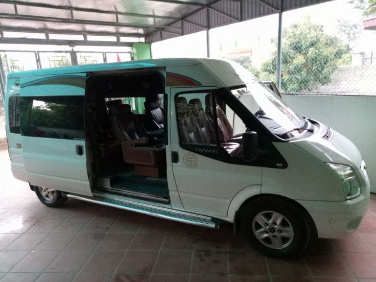 Nhà xe limousine Hà Nội Phù Yên - Khánh Thịnh cũng lắp đặt đầy đủ các thiết bị đảm bảo an toàn chuyến đi 