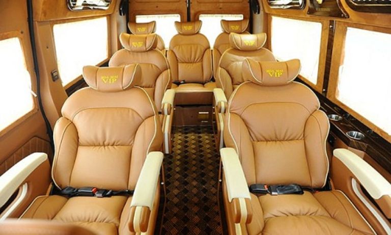 Xe Limousine Cửa Ông