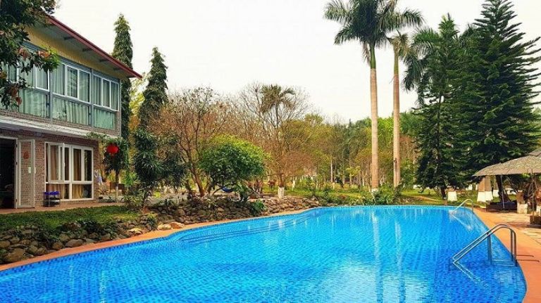 Hệ thống hồ bơi tại resort Thạch Thất