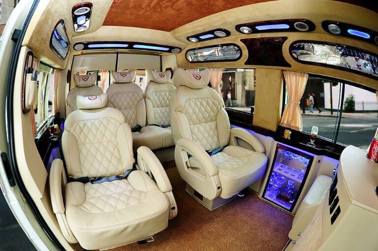 Xe khách Nha Trang Buôn Ma Thuột có hãng xe Thịnh Phát limousine được thiết kế nội thất hiện đại, nổi bật