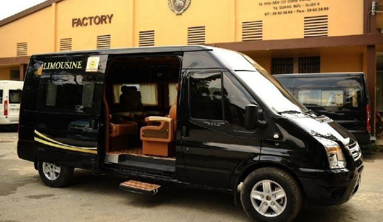 Xe limousine Hà Nội Vĩnh Phúc. 