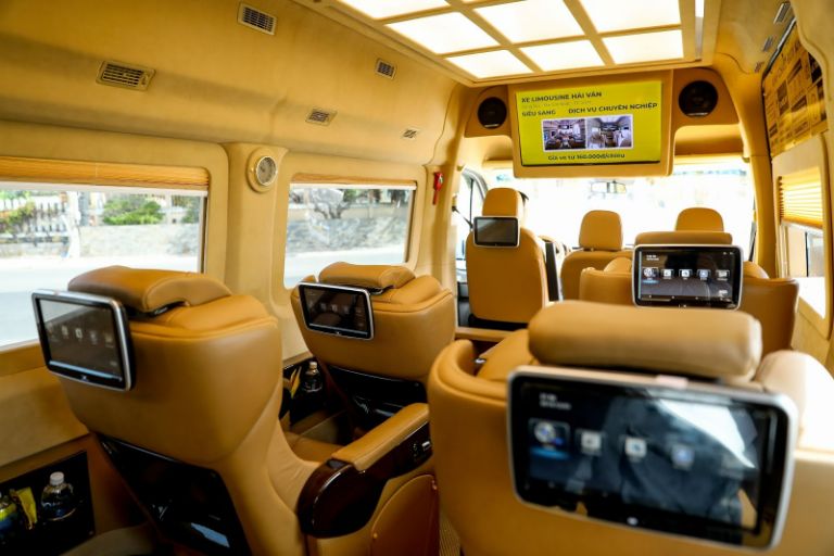 Xe limousine Hà Nội Vĩnh Phúc. 