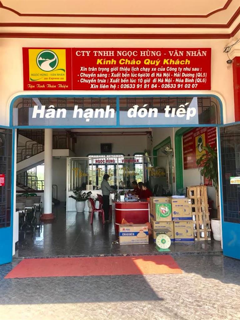Nhà xe Ngọc Hùng Văn Nhân xây dựng nhiều văn phòng khang trang, sạch đẹp để khách hàng tới đưatj vé, gửi hàng một cách thuận tiện. 