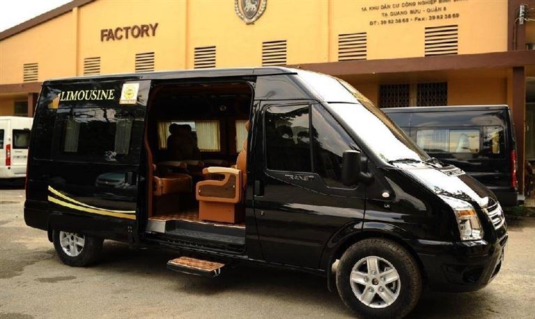 Xe limousine Thanh Hoá Thái Bình cao cấp hứa hẹn sẽ mang đến cho bạn những chuyến đi tiện nghi và an toàn.