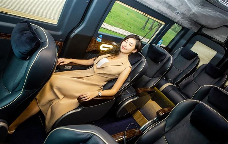 Nhà xe Vĩnh Thịnh limousine luôn đặt sự an toàn của hành khách lên hàng đầu nên rất quan tâm đến chất lượng phương tiện. 