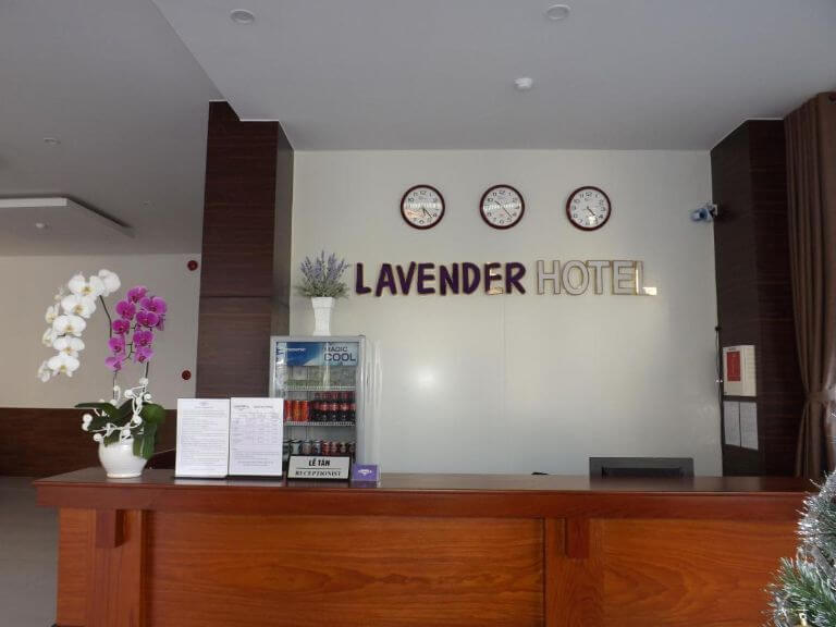 Khu vực lễ tân tại khách sạn Lavender Cần Thơ