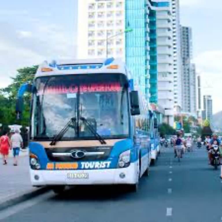 Xe limousine Hạnh Café