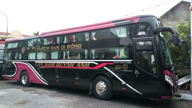 Xe limousine Hà Nội Nghi Sơn. 