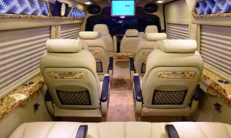 Xe Limousine Cát Thiên Hải 