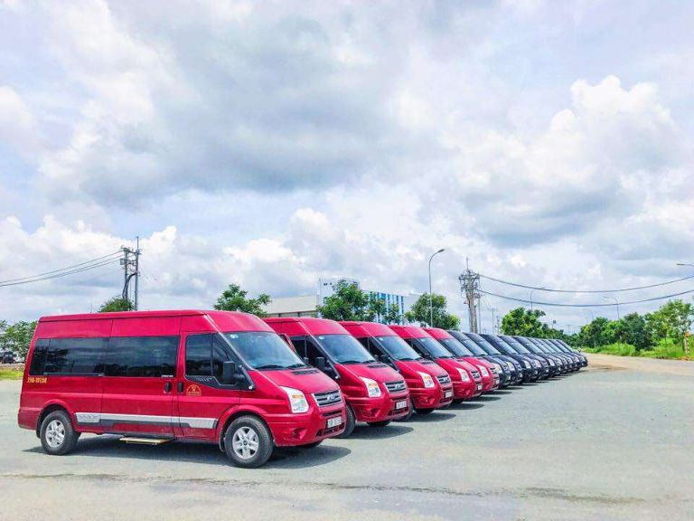 Xe limousine Nội Bài Hải Phòng. 