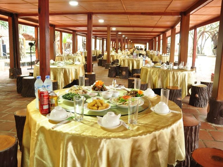 Nhà hàng Á Âu của Paragon Hill resort - Ba vì - Hà nội