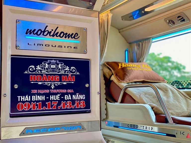 Xe Hoàng Hải limousine chỉ có một chuyến duy nhất trong ngày nên bạn cần đặt vé sớm để tránh không có chỗ ngồi ưng ý. 