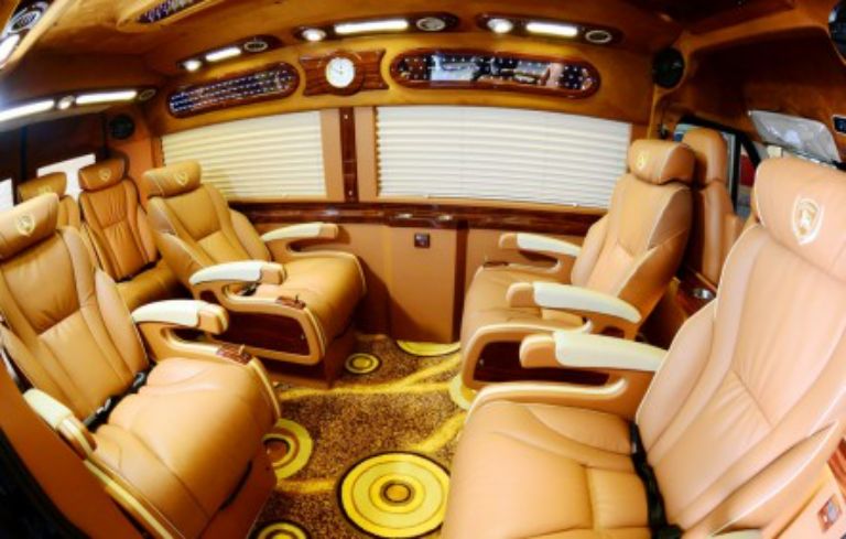 Xe limousine Sài Gòn Bình Định. 