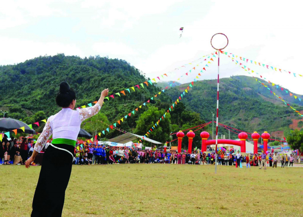 Ảnh minh họa các trò chơi tại các lễ hội Tây Bắc.