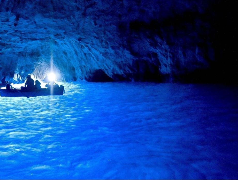 Blue-Grotto-ivivu-2