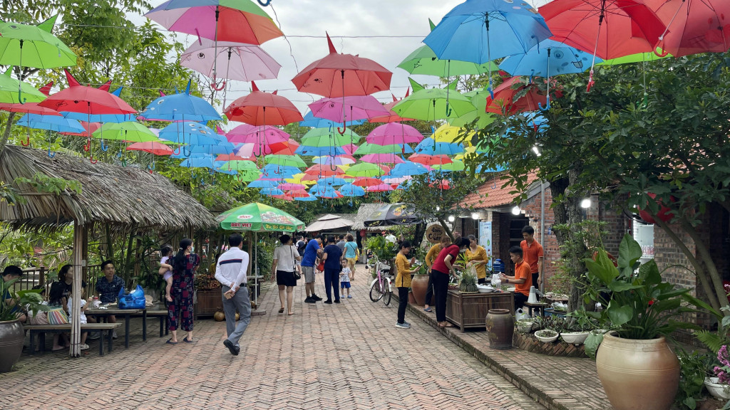 Quảng Ninh Gate. Ảnh: Báo Bình Phước.