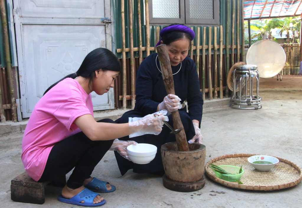 Giã lá gừng. Ảnh: Báo Quảng Ninh.