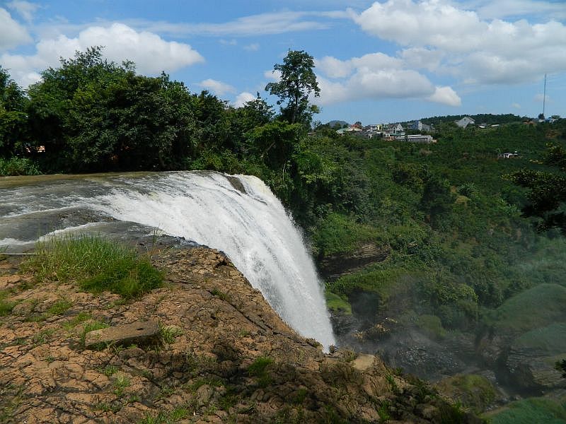 tham quan ho thuy dien da nhim da lat